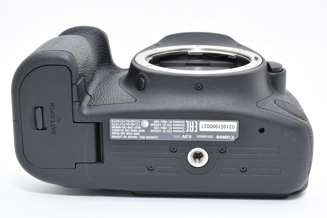 ■ほぼ新品■ キャノン EOS 6D Mark II #D136