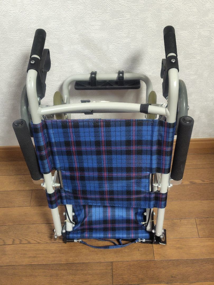 折りたたみ介助用車椅子