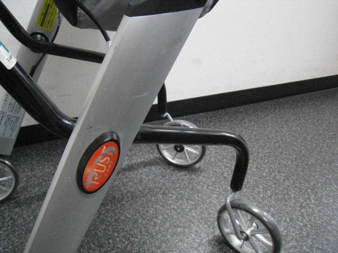 竹虎　室内向け 四輪歩行車 レッツゴーミニ 歩行車 歩行器 高齢者 ②