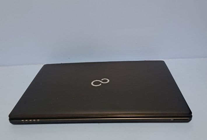 Fujitsuノート Core i7 16GB 新品SSD512GB