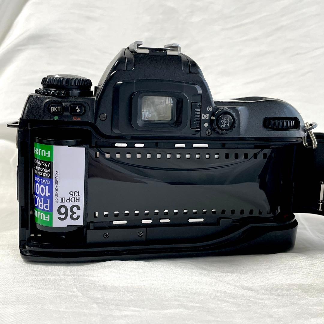 Nikon F80 フィルム一眼レフカメラ　ボディ　動作確認済み　電池入り　美品