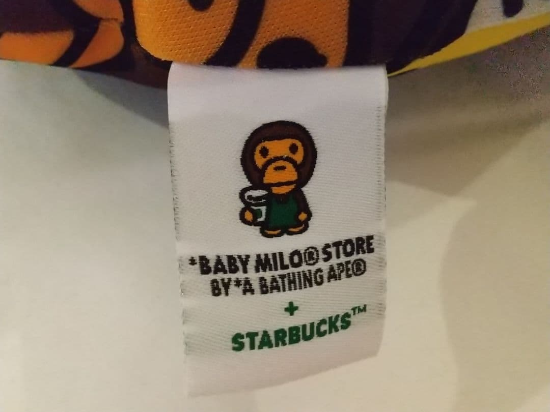 スタバ 韓国 BABY MILO ネックピロー 新品フード付 APE