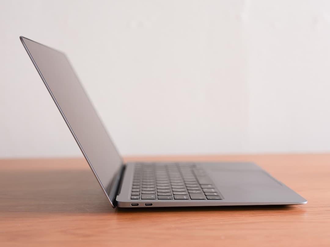 MacBook Air M1 本体