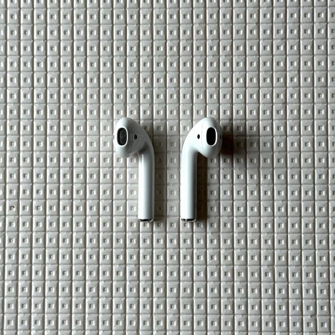 【純正品】Airpods 第2世代／外箱・付属品付き