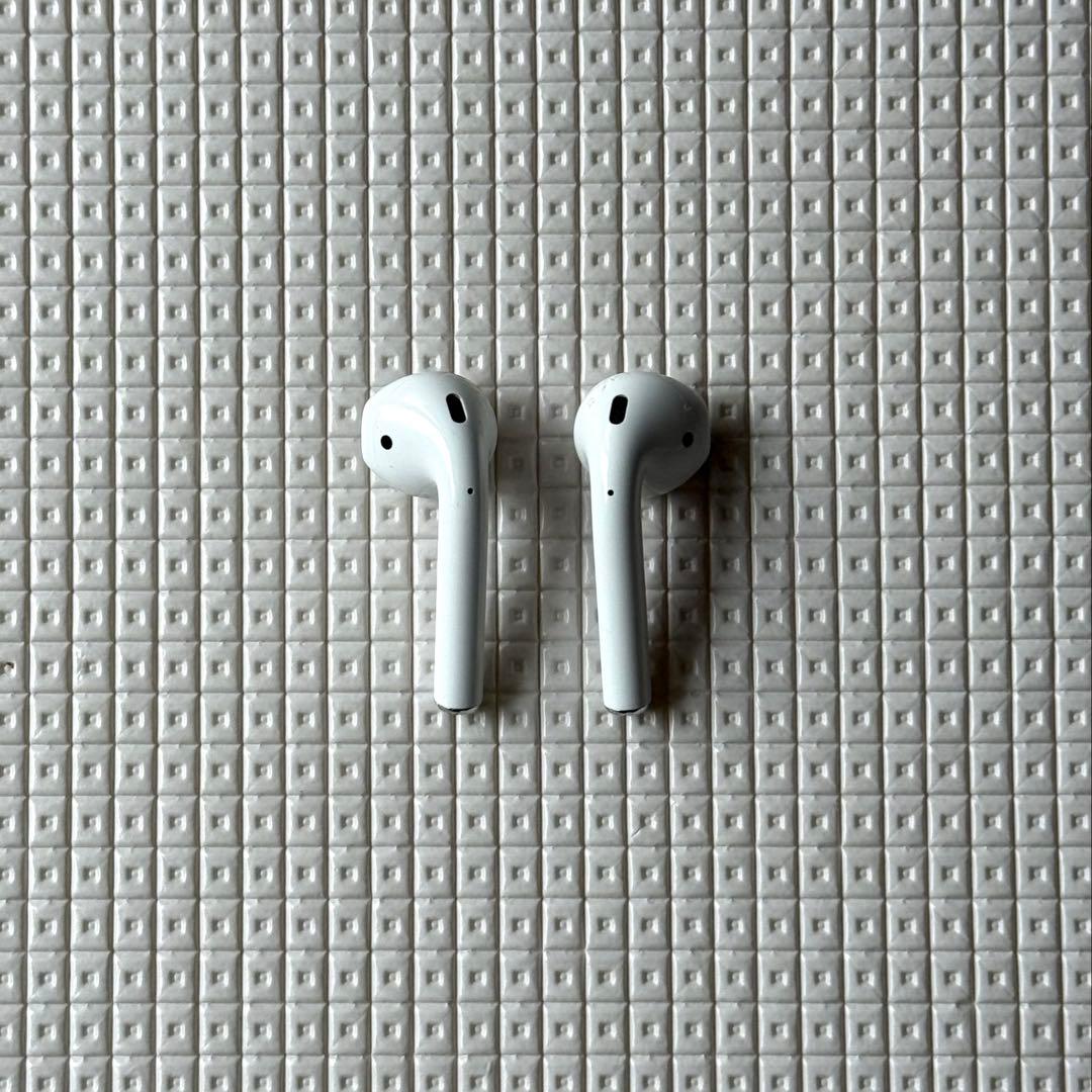 【純正品】Airpods 第2世代／外箱・付属品付き