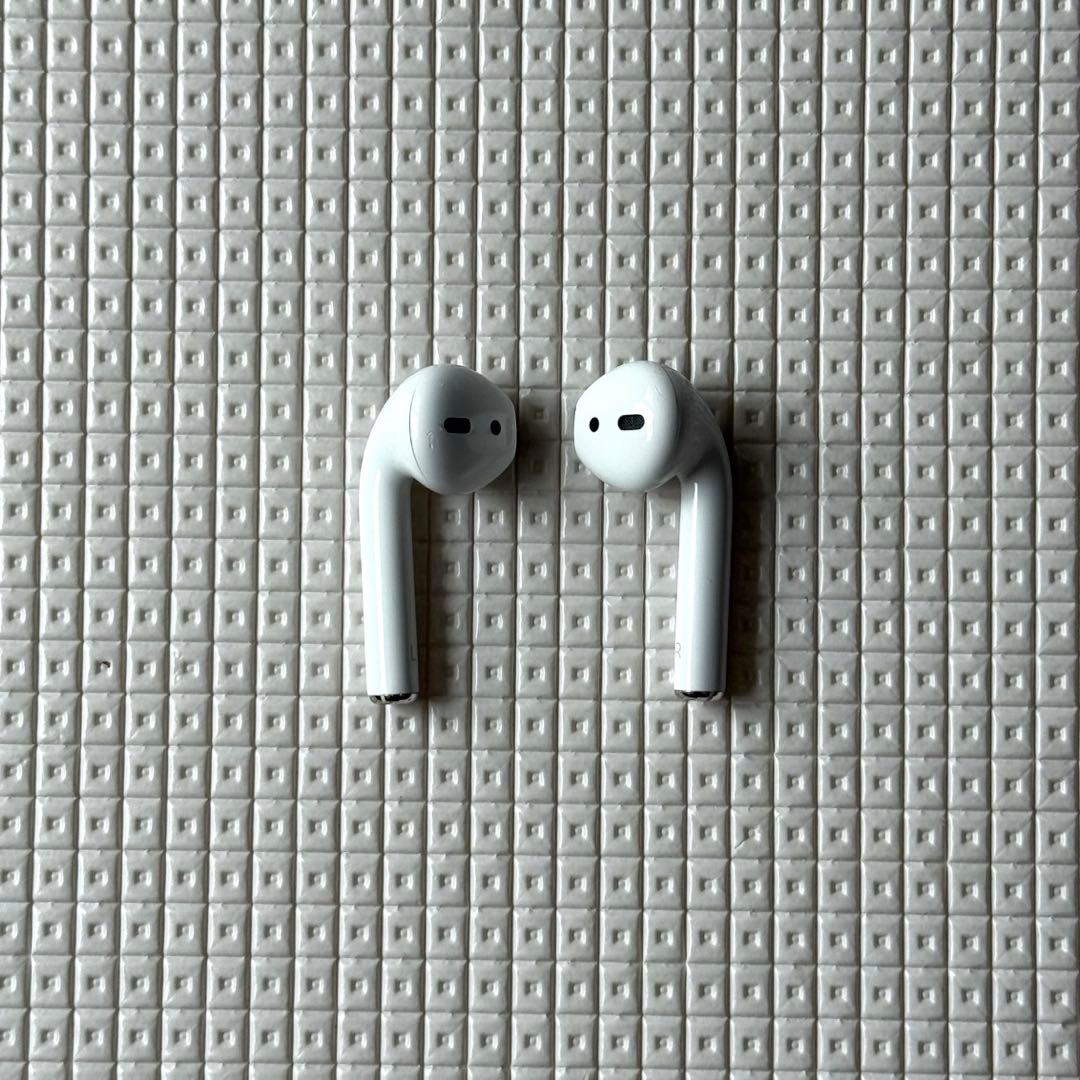 【純正品】Airpods 第2世代／外箱・付属品付き