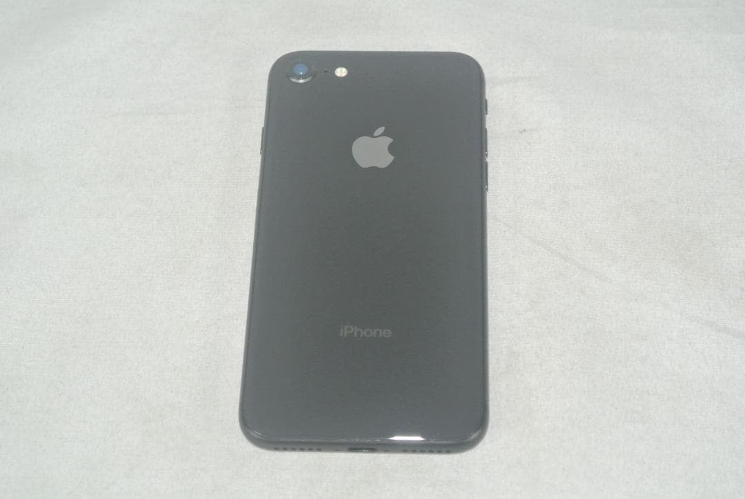 Apple iPhone 8 64GB MQ782J/A /中古品/送料無料