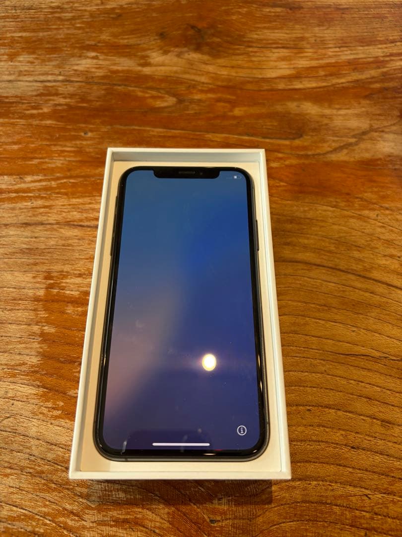 Apple iPhone XS 256GBスペースグレー 本体