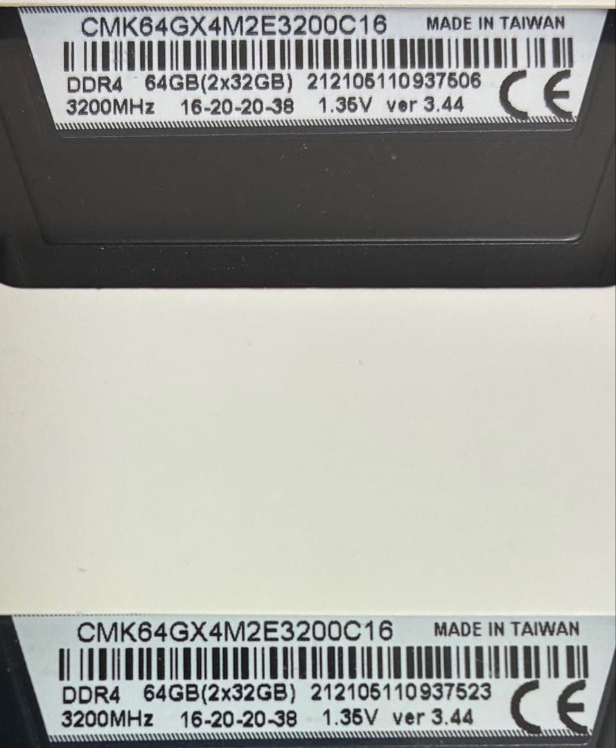 【中古】DDR4-3200 64GB(32GB×2枚) CORSAIR
