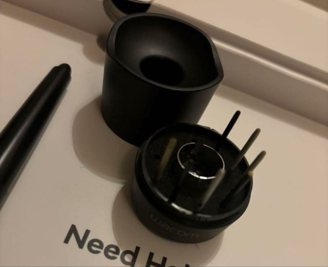 Wacom Cintiq 16 DTK1660K0D 16 スタンド付き