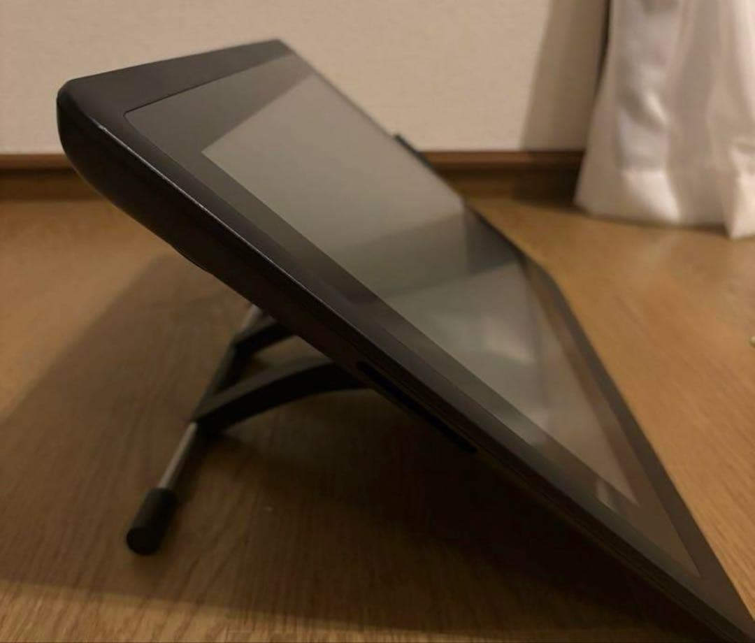 Wacom Cintiq 16 DTK1660K0D 16 スタンド付き