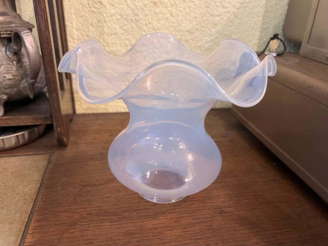 薄い 乳白 チューリップ 色硝子 電笠 シェードランプ 氷コップ アンティーク