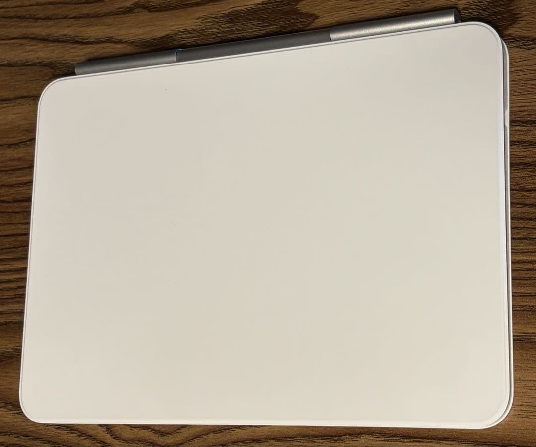 iPadpro11インチ用(m4) magic keyboard ホワイトJIS