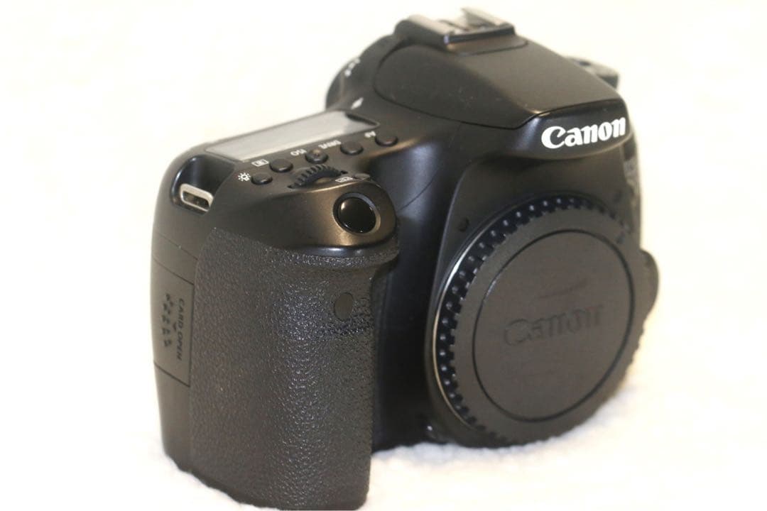 ⭐️完動美品⭐️ Canon キャノン EOS 70D ボディ　一眼レフカメラ