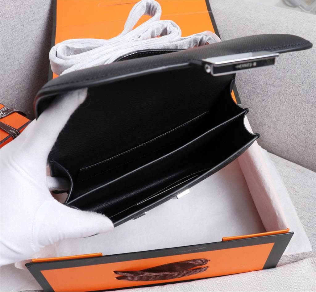 HERMES コンスタンススリム　ブラック　シルバー金具