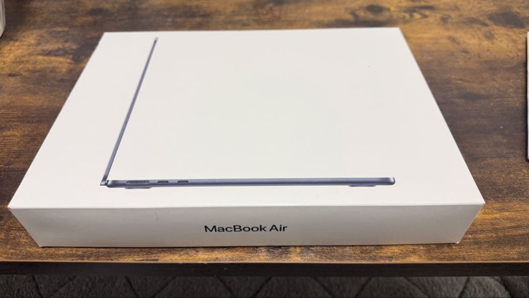 MacBook Air M2 8GB256GB UK配列 訳あり縦線