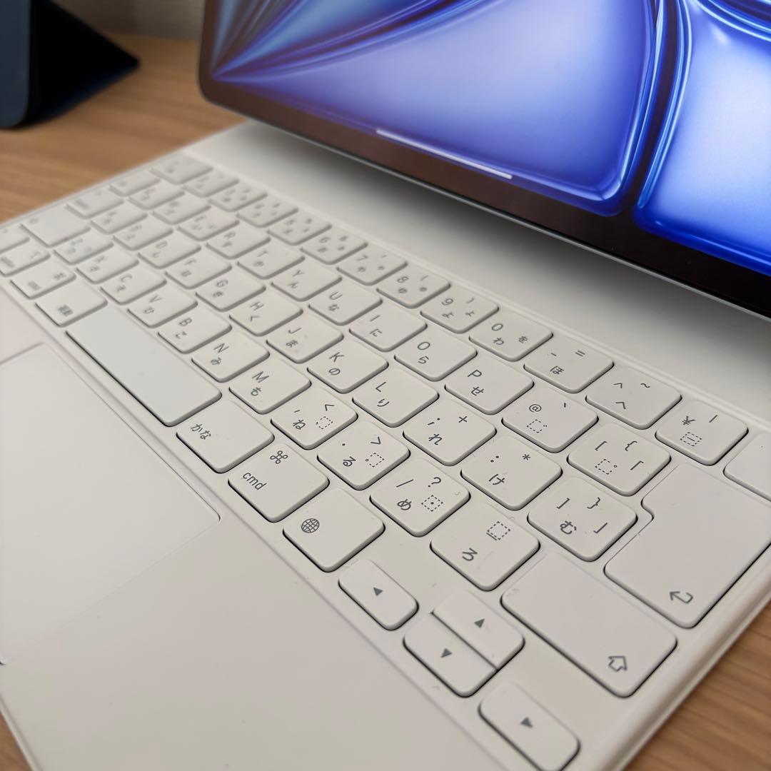 iPad Air M2 13インチ/ Magic Keyboard/ ケース付き
