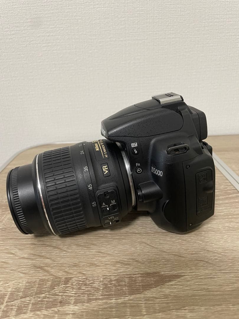 Nikon D5000 レンズキット 18-55mm VR バッテリー充電器付