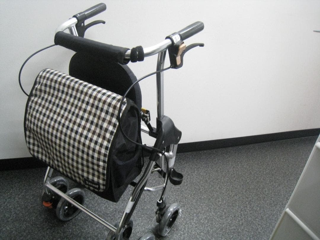 テイコブリトルハイ　HS05H　チェックブラック 幸和製作所 歩行器