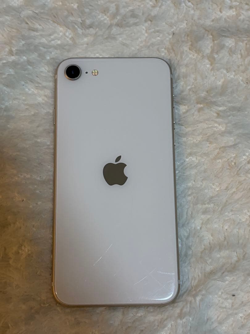 ★ひー★【美品】iPhone SE 第3世代 64GB