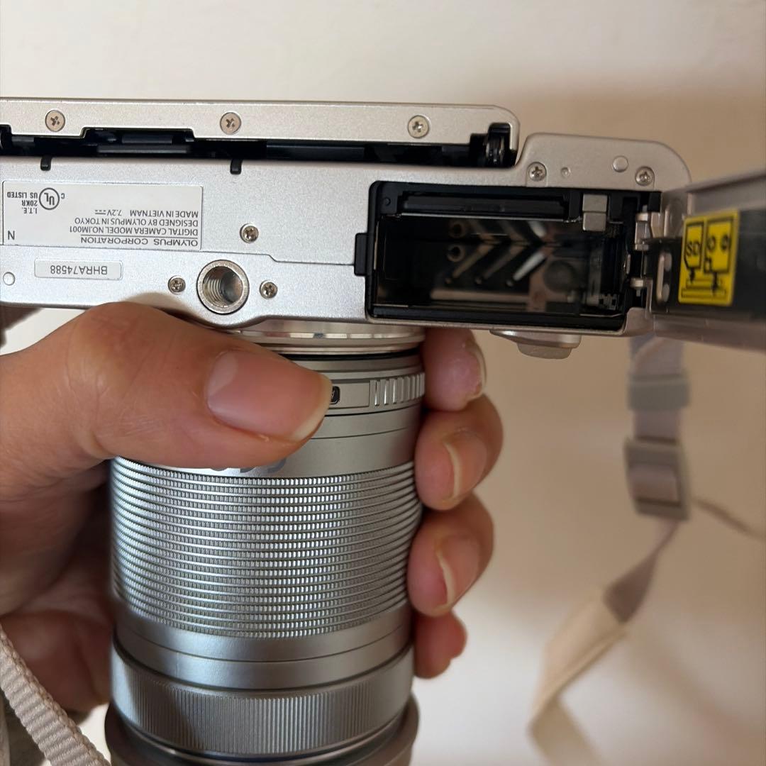 OLYMPUS PEN E-PL8ミラーレス一眼 14-42mm 美品
