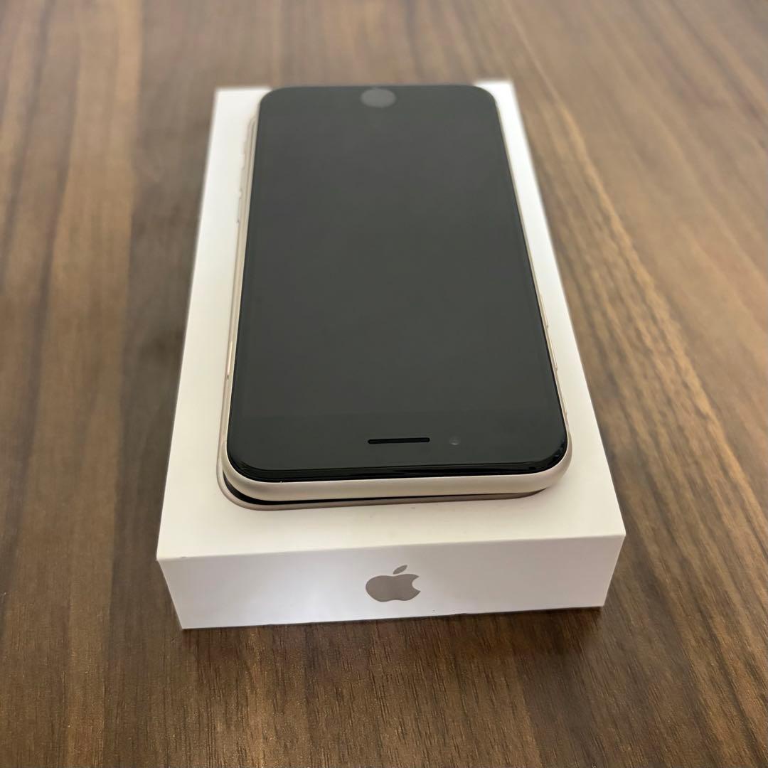 【美品】iPhone SE (第3世代) 128GB スターライト