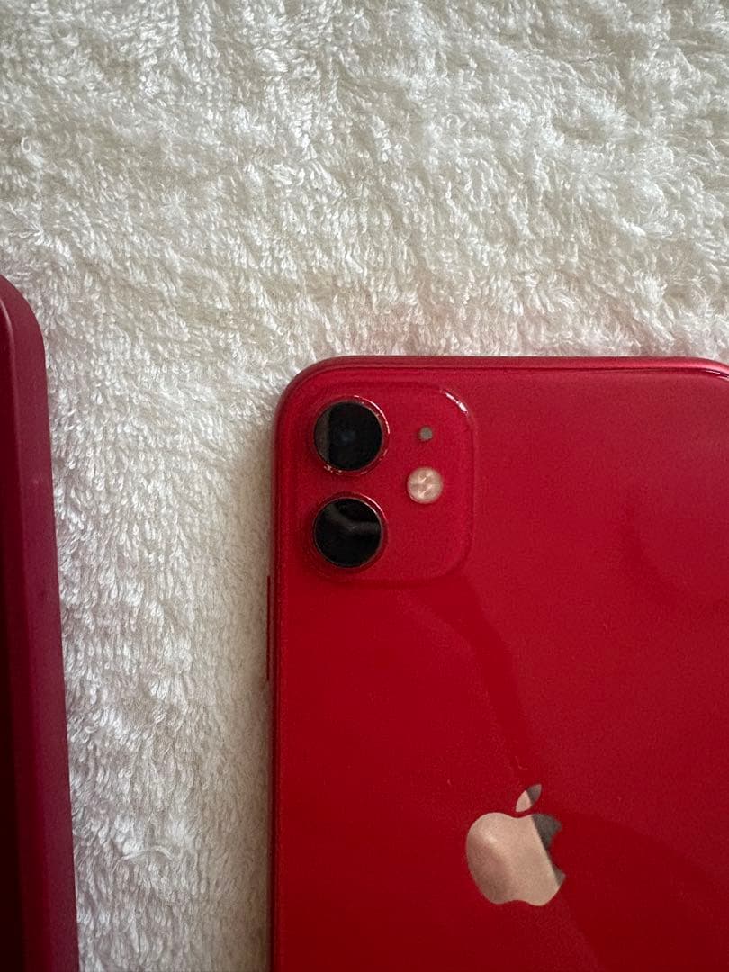 Apple iPhone 11 赤 ケース付き