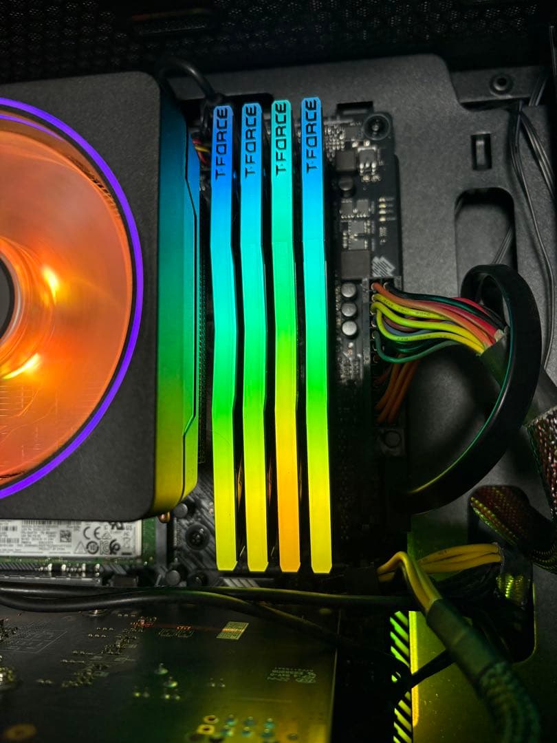 メモリー T-FORCE Delta RGB 8GB DDR4 3200MHz