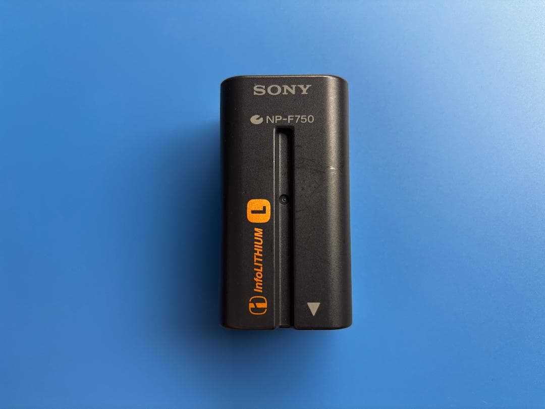 ジャンク品SONYハンディカムTRV92　純正バッテリー3個付き