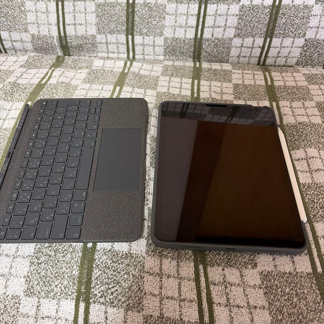 iPad Air4スペースグレー