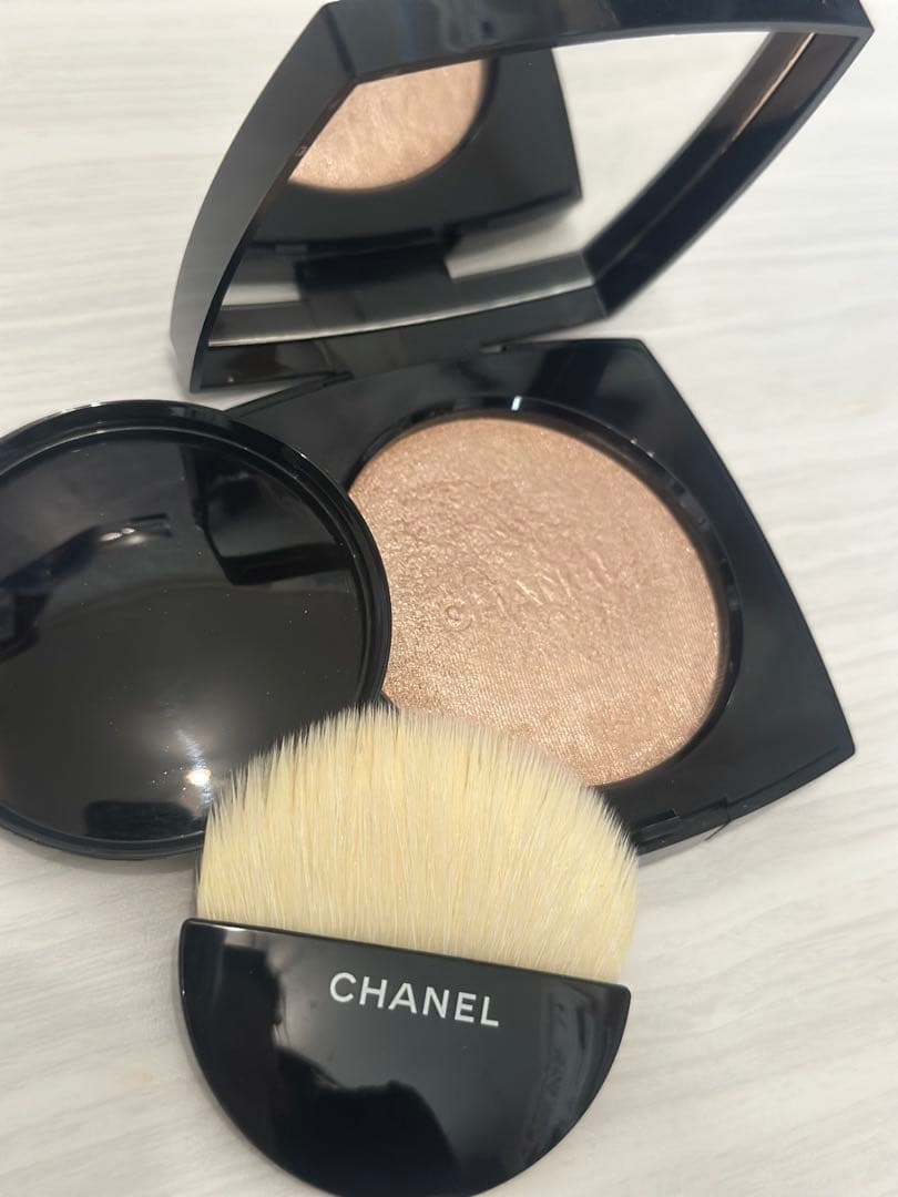 CHANEL ハイライト プードウル ルミエール 10アイヴォリー ゴールド