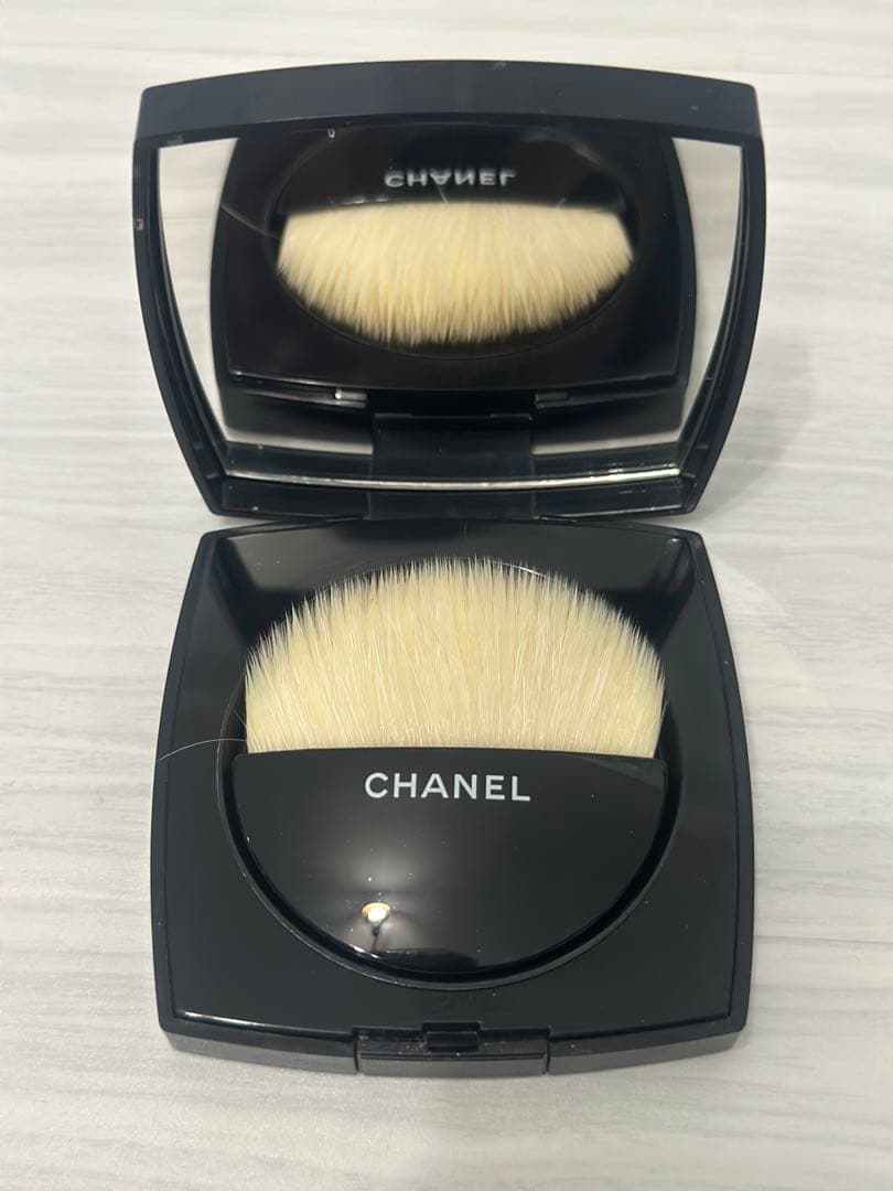 CHANEL ハイライト プードウル ルミエール 10アイヴォリー ゴールド