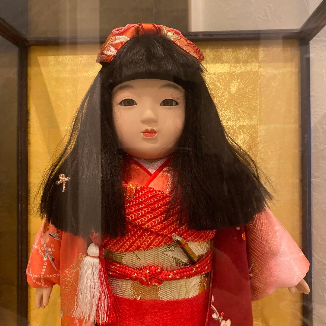 【現状品】公司作 市松人形 赤系着物 花柄 黒髪 全長約45㎝　ガラスケース入り