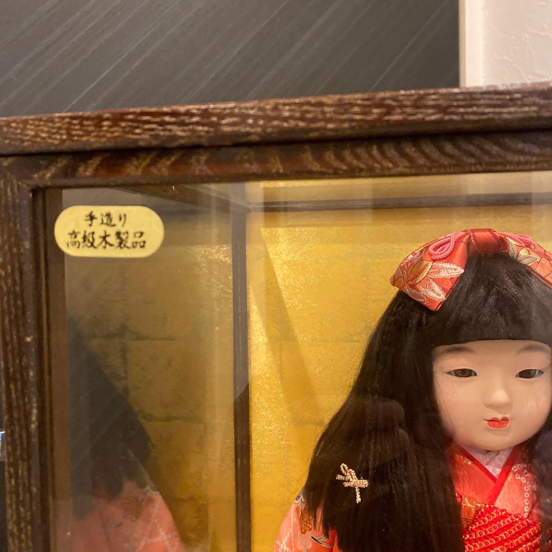 【現状品】公司作 市松人形 赤系着物 花柄 黒髪 全長約45㎝　ガラスケース入り