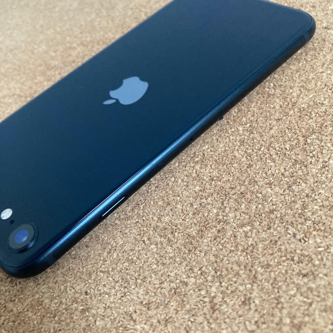 4198【早い者勝ち】電池新品☆iPhoneSE3 64GB SIMフリー☆