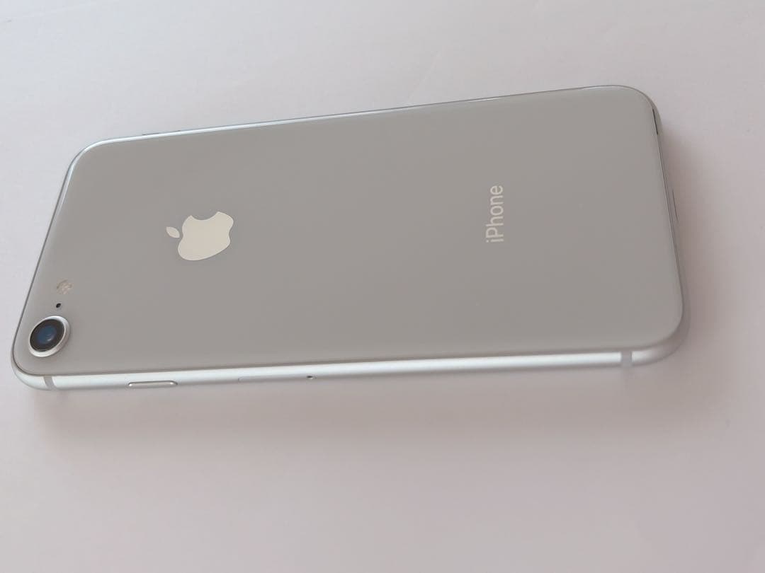 iPhone8 本体　64GB 美品