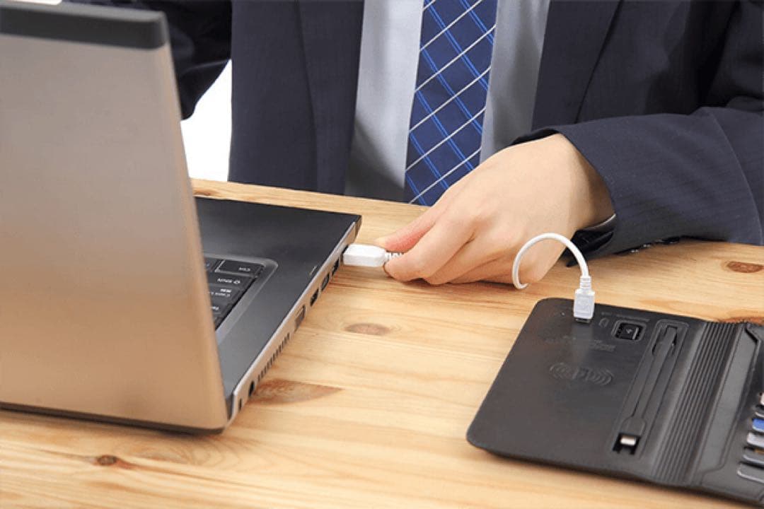 【忘れ物が多いあなたへ】「スマホ」「財布」「充電器」を一つにまとめちゃいました
