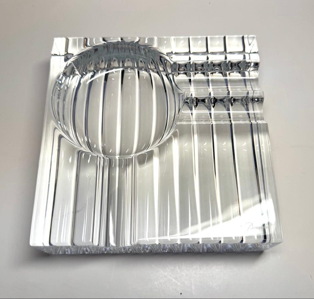 Baccarat クリスタルガラス灰 目 BACCARAT ・新品、未使用