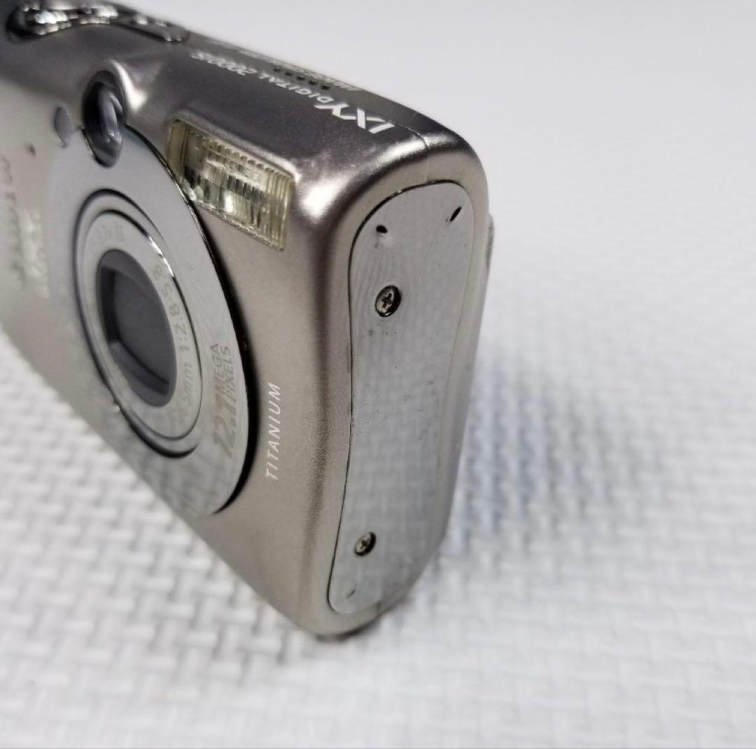 Canon IXY DIGITAL 2000 IS 本体と付属品