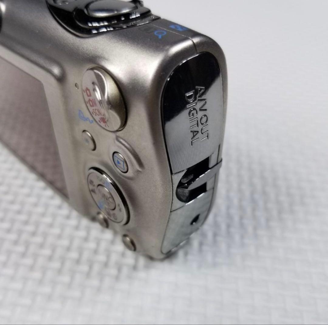 Canon IXY DIGITAL 2000 IS 本体と付属品