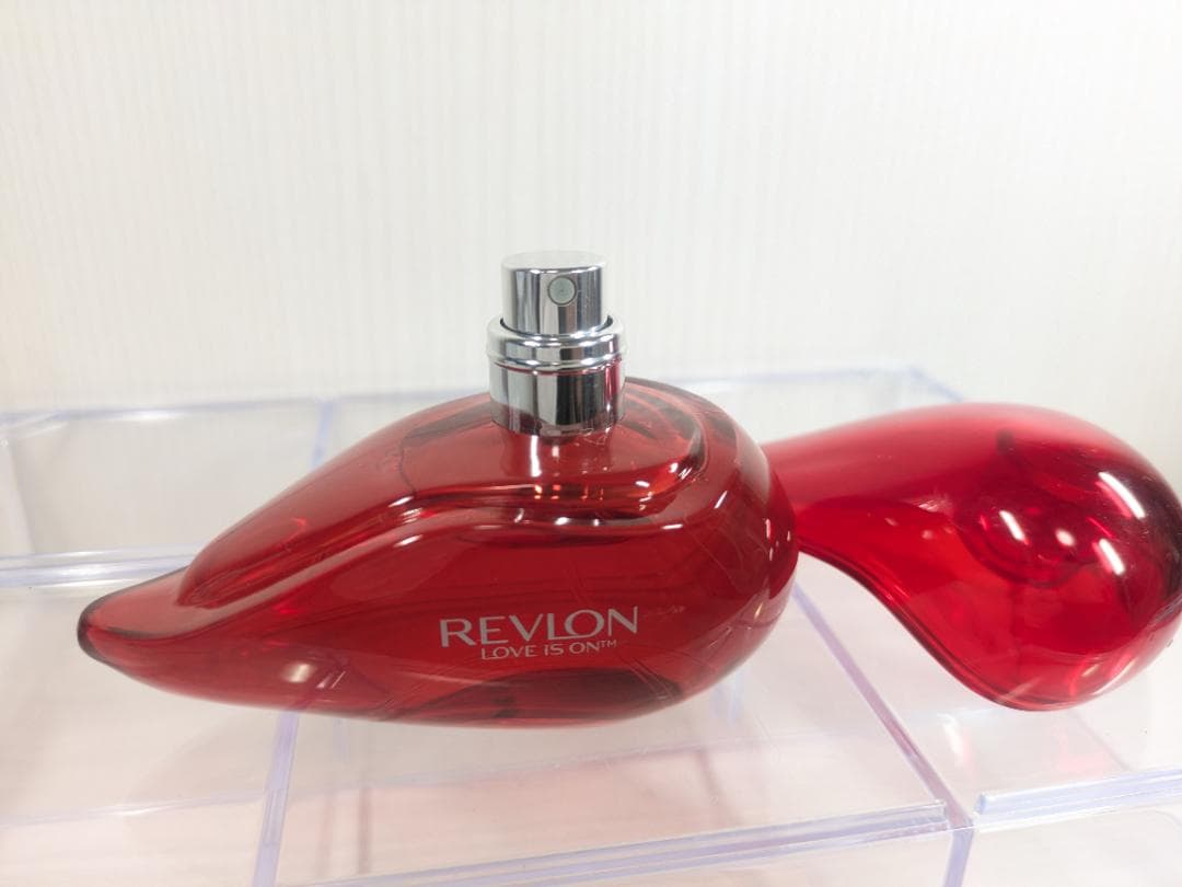レブロン　ラブ　イズ　オン　オードトワレ　50ml