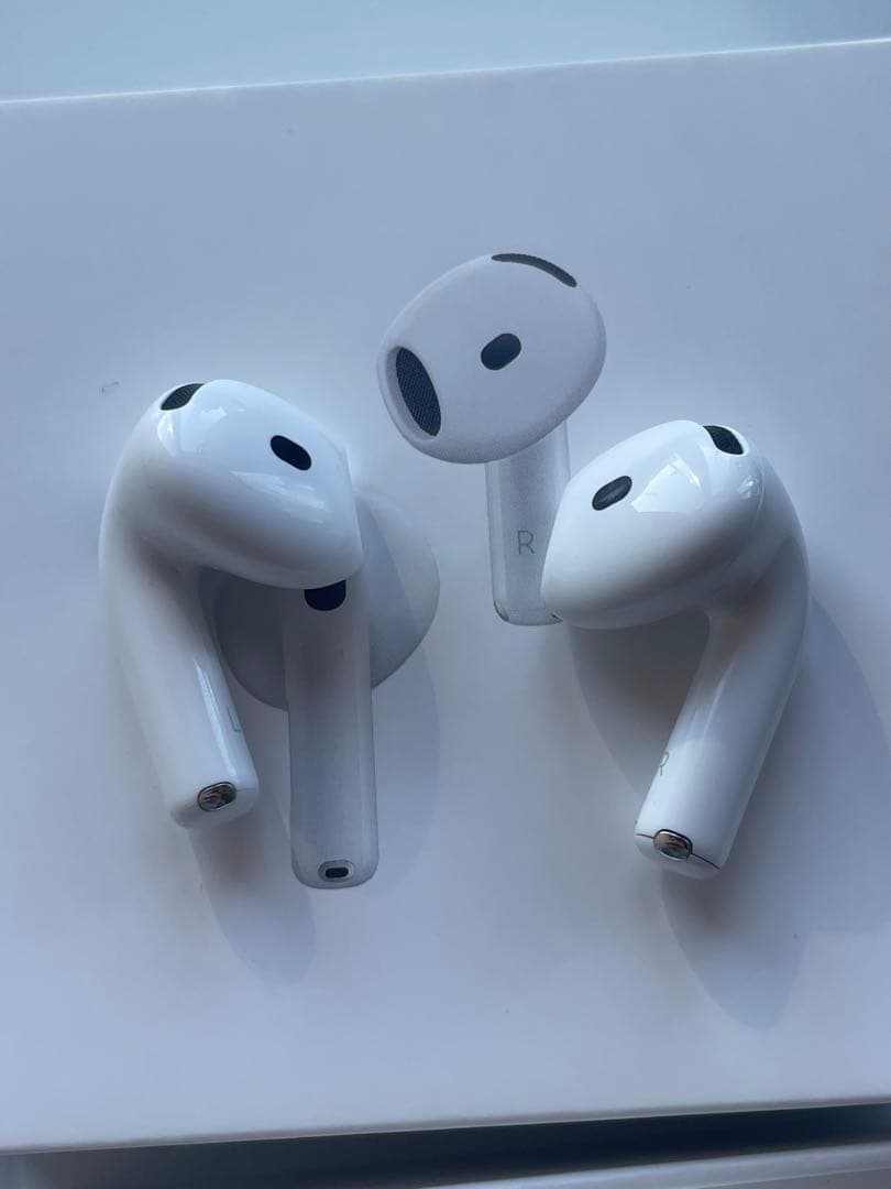 Apple AirPods 4 (ANC) 【右耳訳あり】