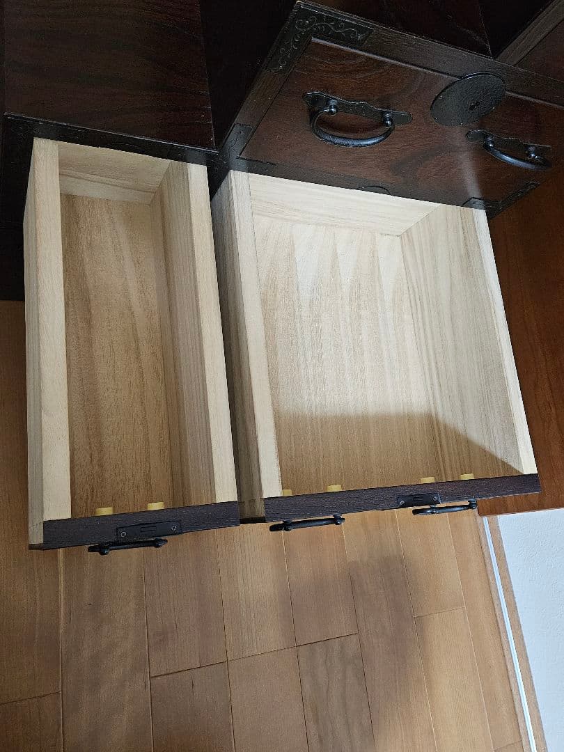 （株）青木産業　階段箪笥　左下がり
