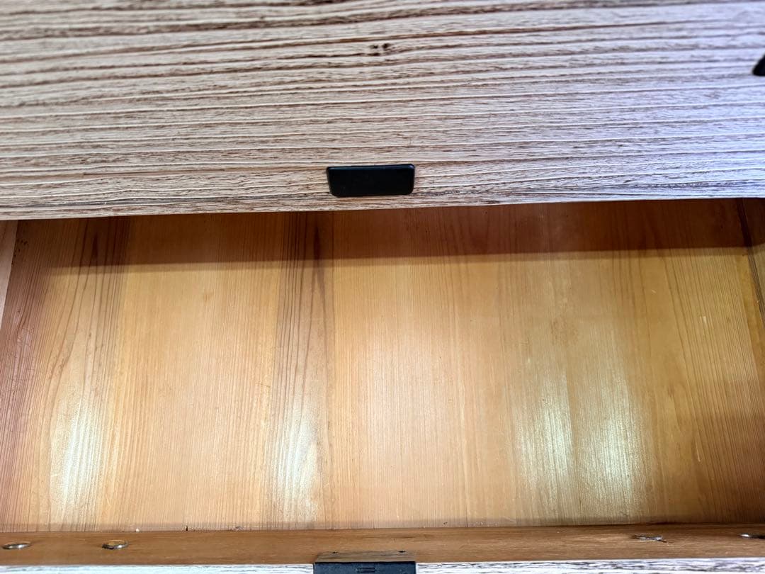 【3月8日まで値下げ】送料込み　中古　桐箪笥　着物　2段構成　4段引き出し