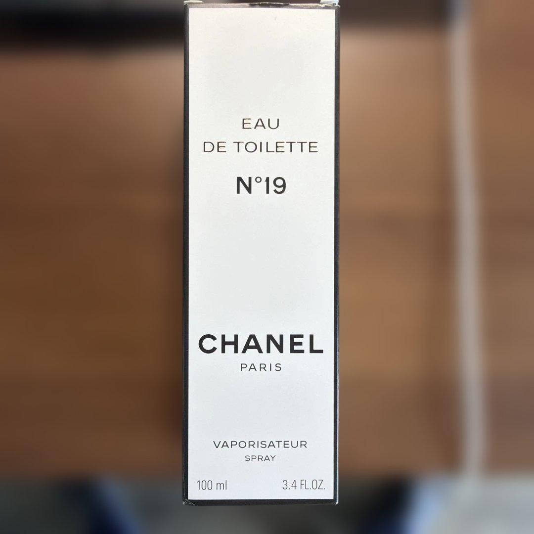 CHANEL Eau de Toilette N°19 100ml スプレー