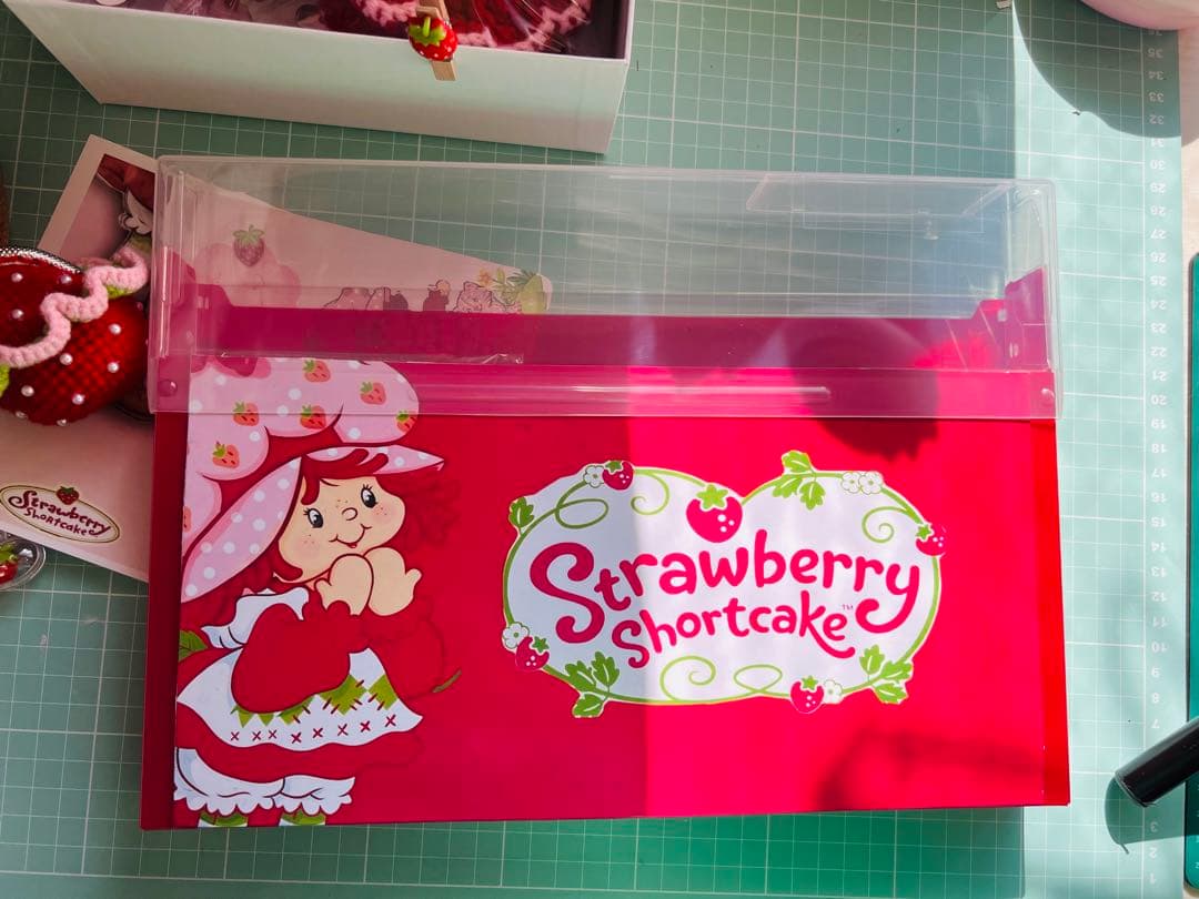 ストロベリーショートケーキ かぎ針編みハンドメイドセット人＋小物付き・限定セット