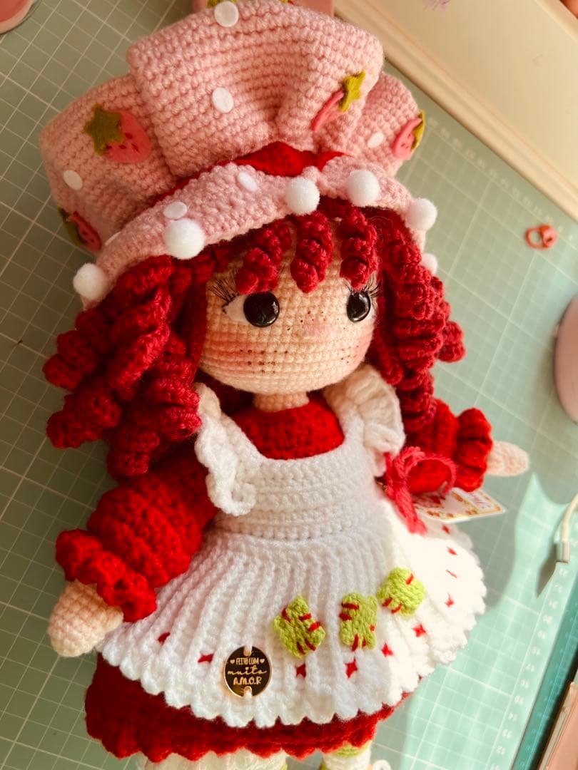 ストロベリーショートケーキ かぎ針編みハンドメイドセット人＋小物付き・限定セット