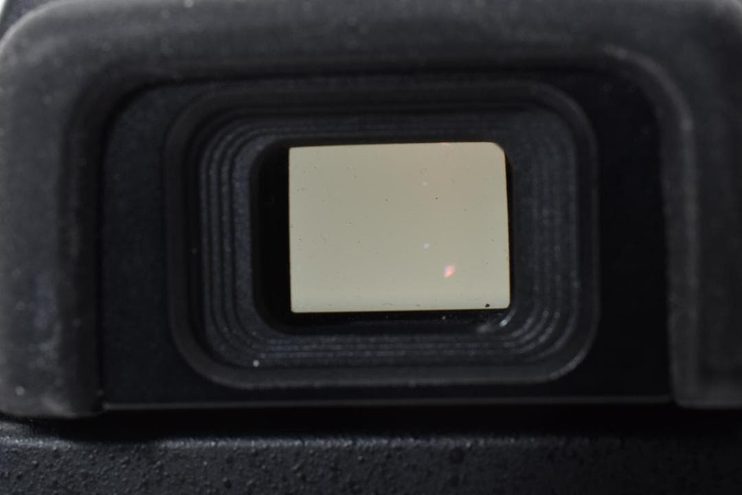 ほぼ新品 Nikon D5300 18-55 S数6773回 72