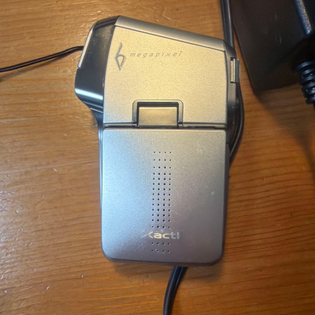 【美品】SANYO サンヨー Xacti DMX-C6型 ビンテージ　シルバー