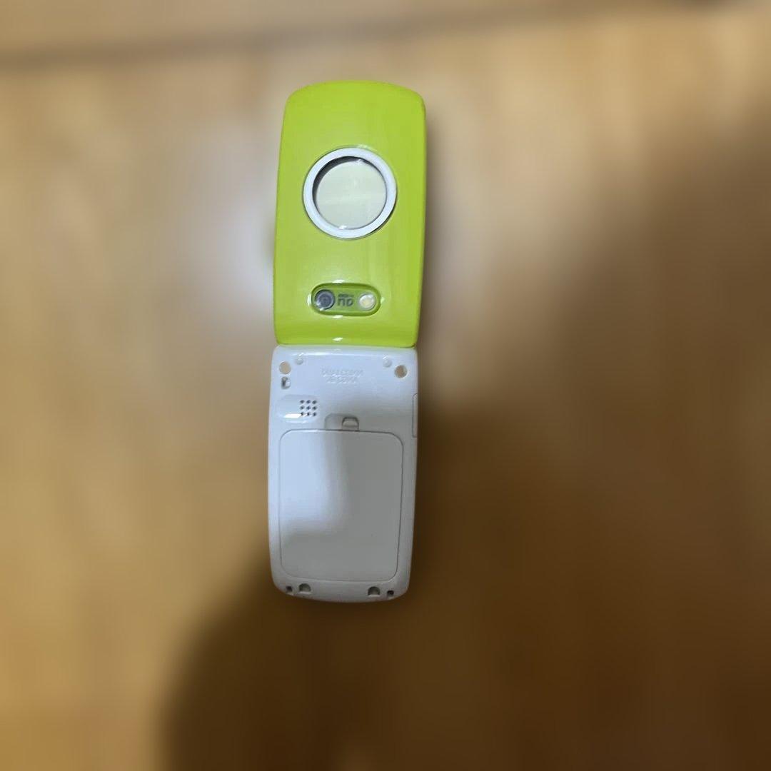 緑色 折りたたみ式携帯電話